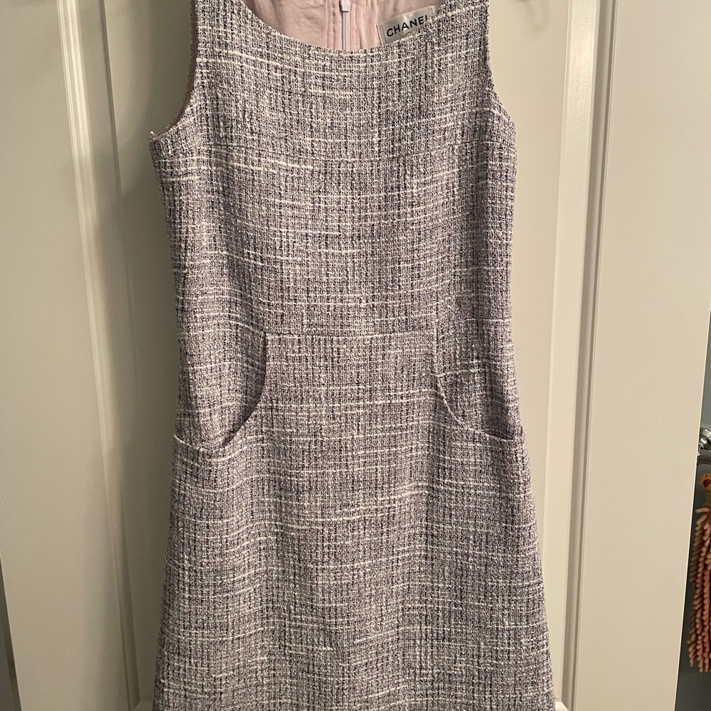 Beautiful Chanel Tweed dress size 36.